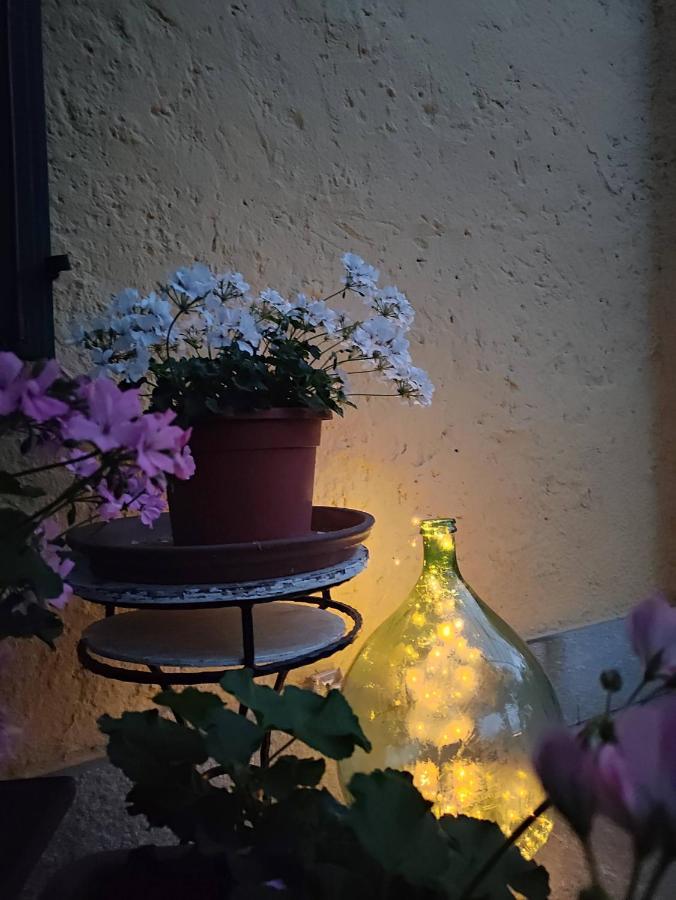 Bed&Breakfast Villa Camilla Ivrea Bagian luar foto